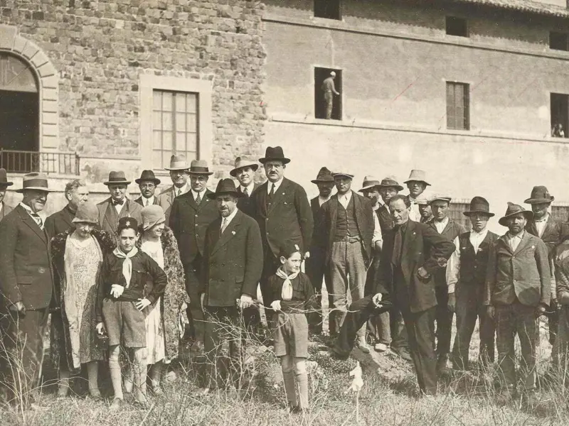 Immagine d'epoca del cantiere della villa agli inizi del Novecento