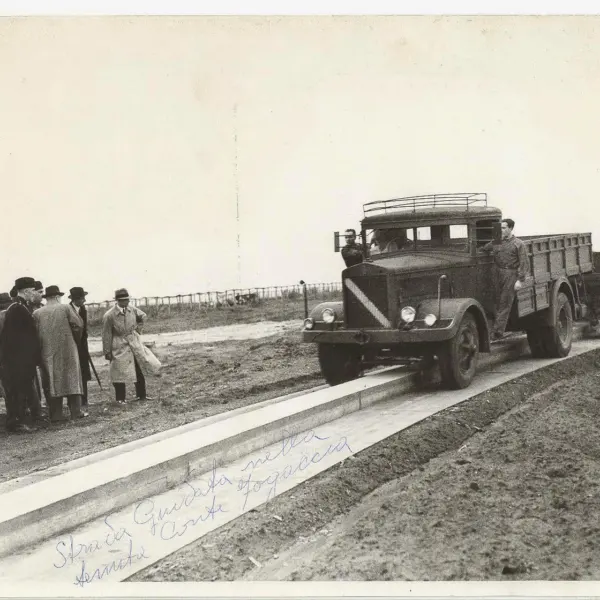 Fotografia storica del cantiere della villa
